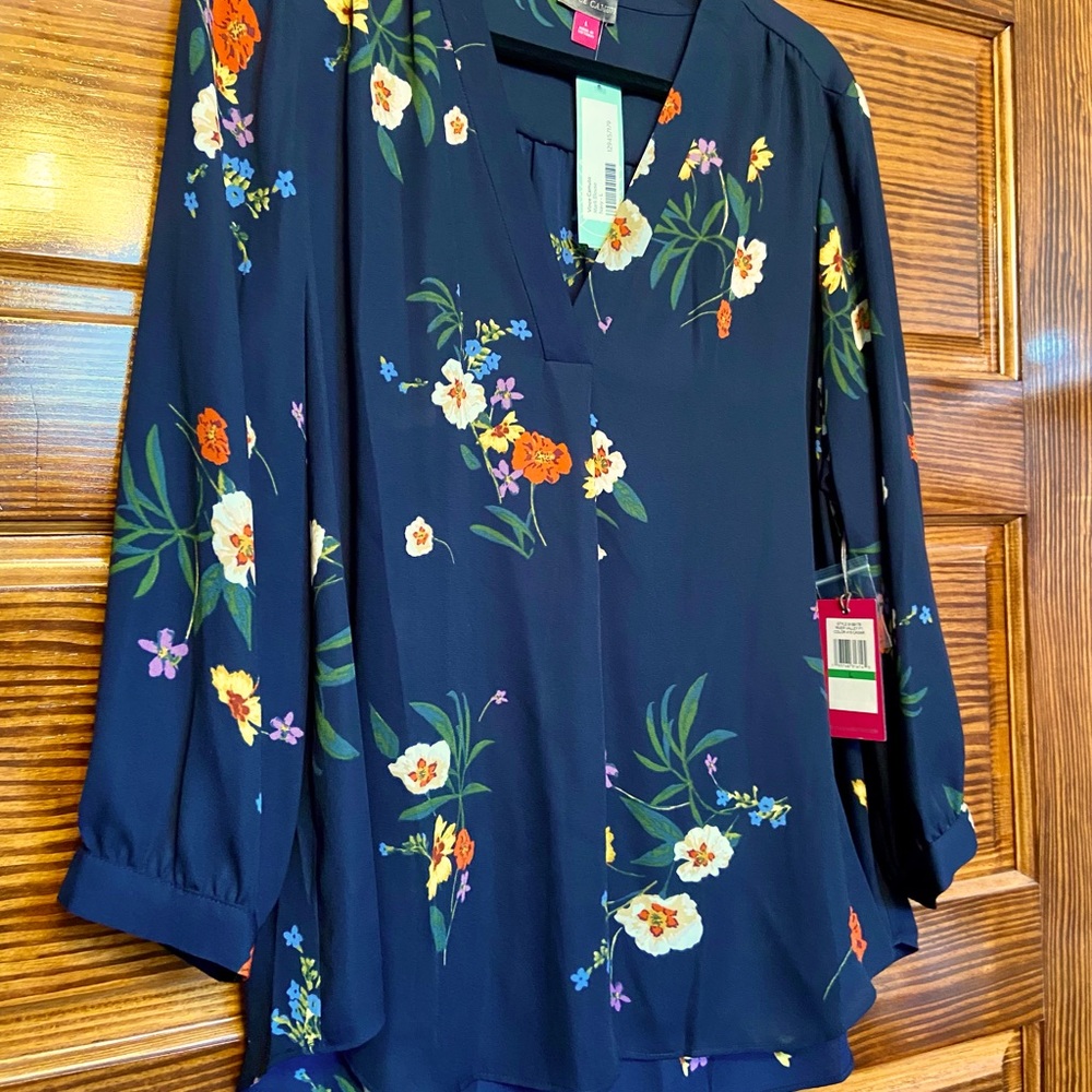 NWT Vince Camuto Navy Floral Print Top Size L